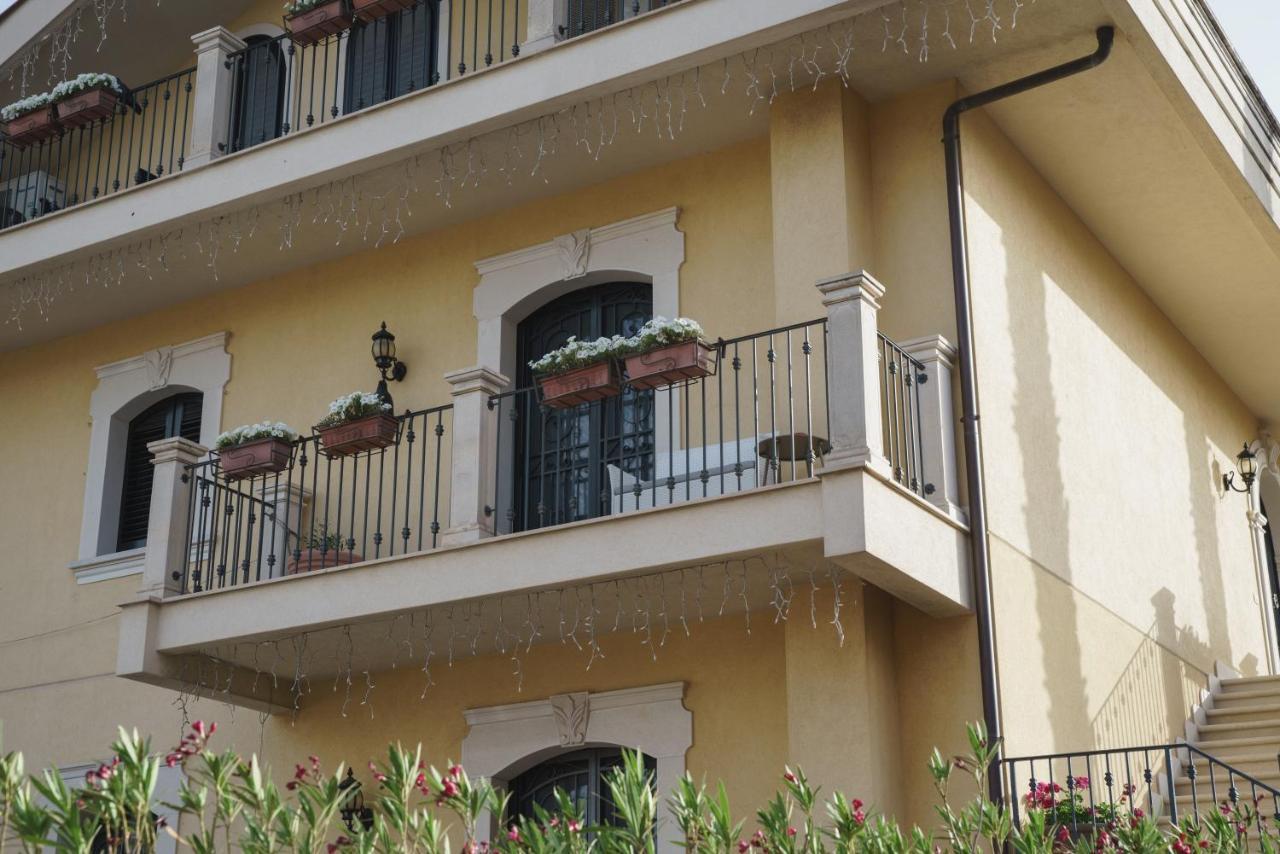 Caffetteria Luca Suite & Rooms Бронте Экстерьер фото